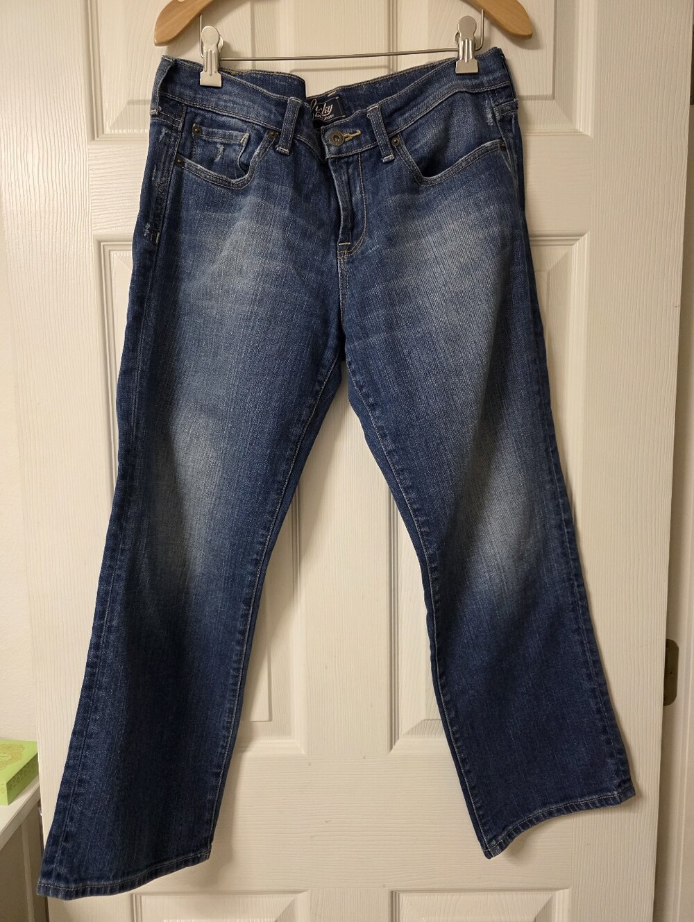 Lucky Brand Women's Medium Wash Blue Straight Jeans